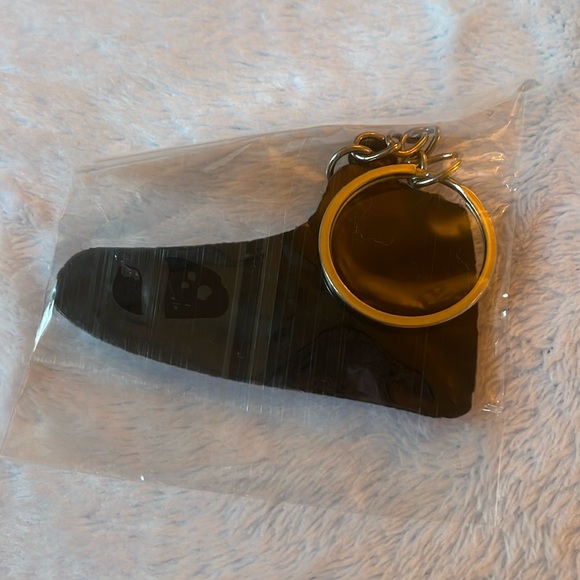 Sneaker Retro Shoe Nike basketball rubber mini Keychain new - Picture 2 of 2